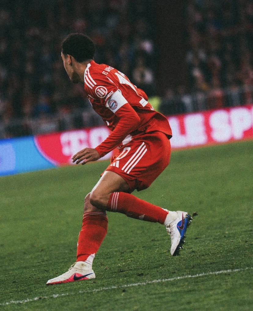 This is wornu gadmichael's idol, jamal musiala first time holding the captain armband for bayern munchen